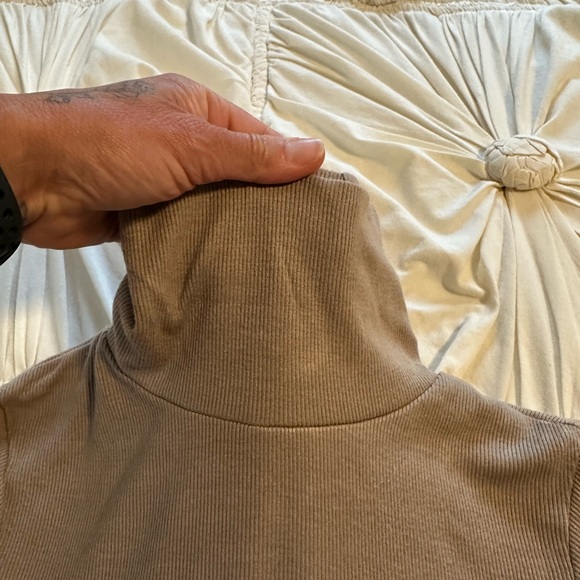 Joah Brown Tan Ribbed Turtleneck - Picture 3 of 4
